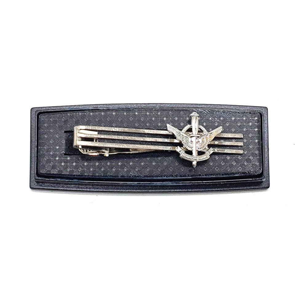 TIE PIN,GUARDS (SILVER) D&G1703-GDS