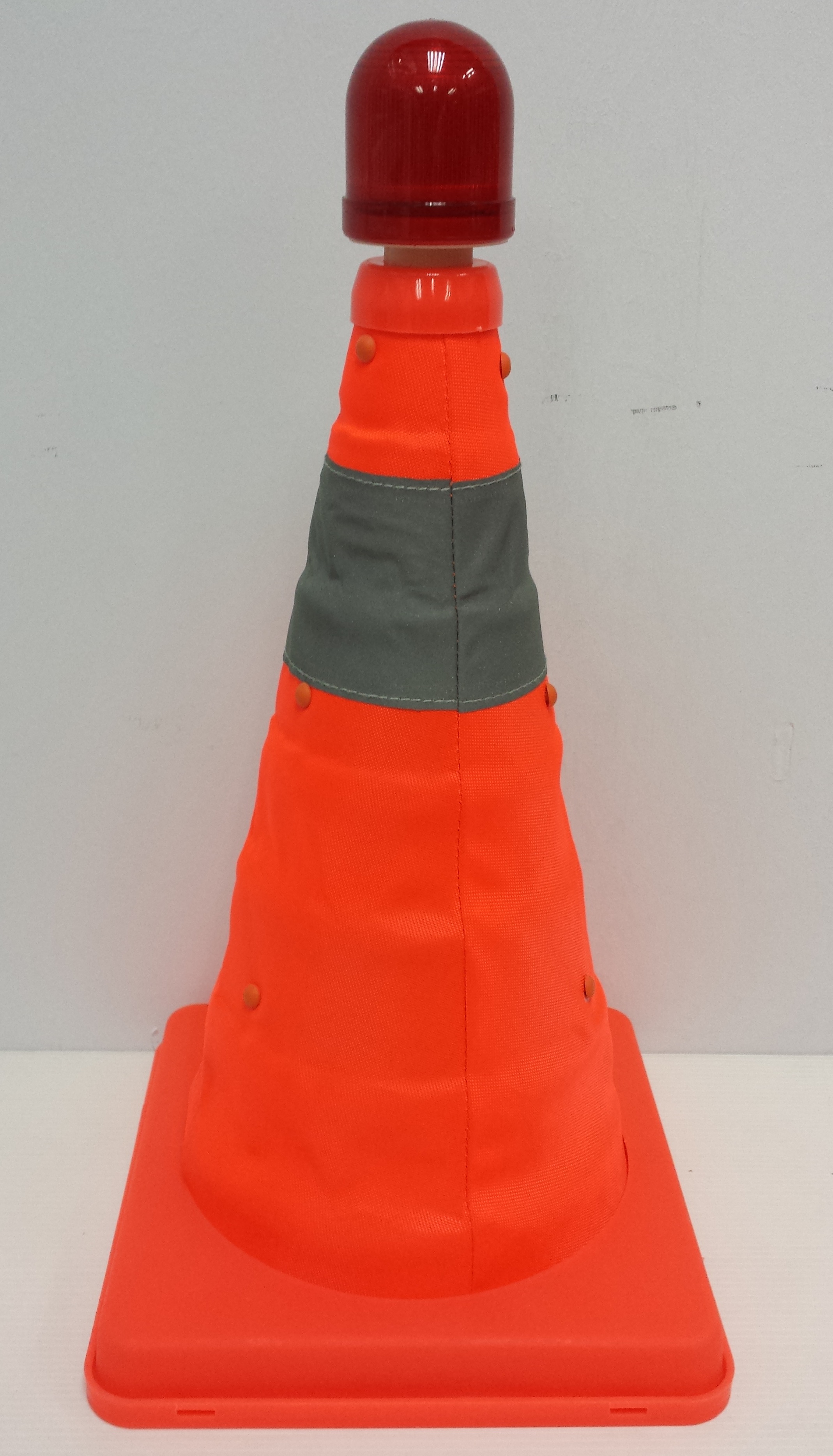 CONE,30CM TRAFFIC COLLAPSIBLE D&G1431-30 